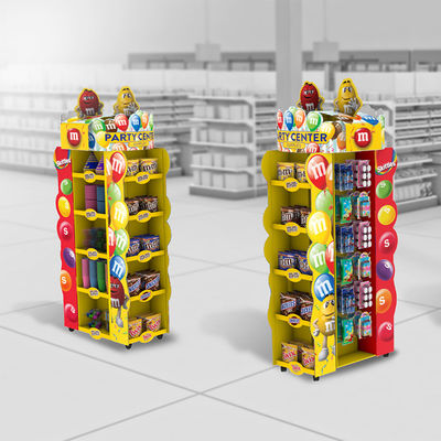 Os pontos de venda personalizados indicam a cremalheira de exposição dos doces com bandejas ajustáveis